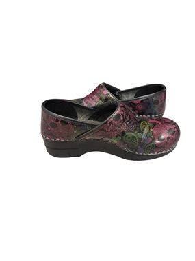 Sanita Original Danish Clogs Womens 39 8.5 Paisley Sugar Skull Nurse Shoes